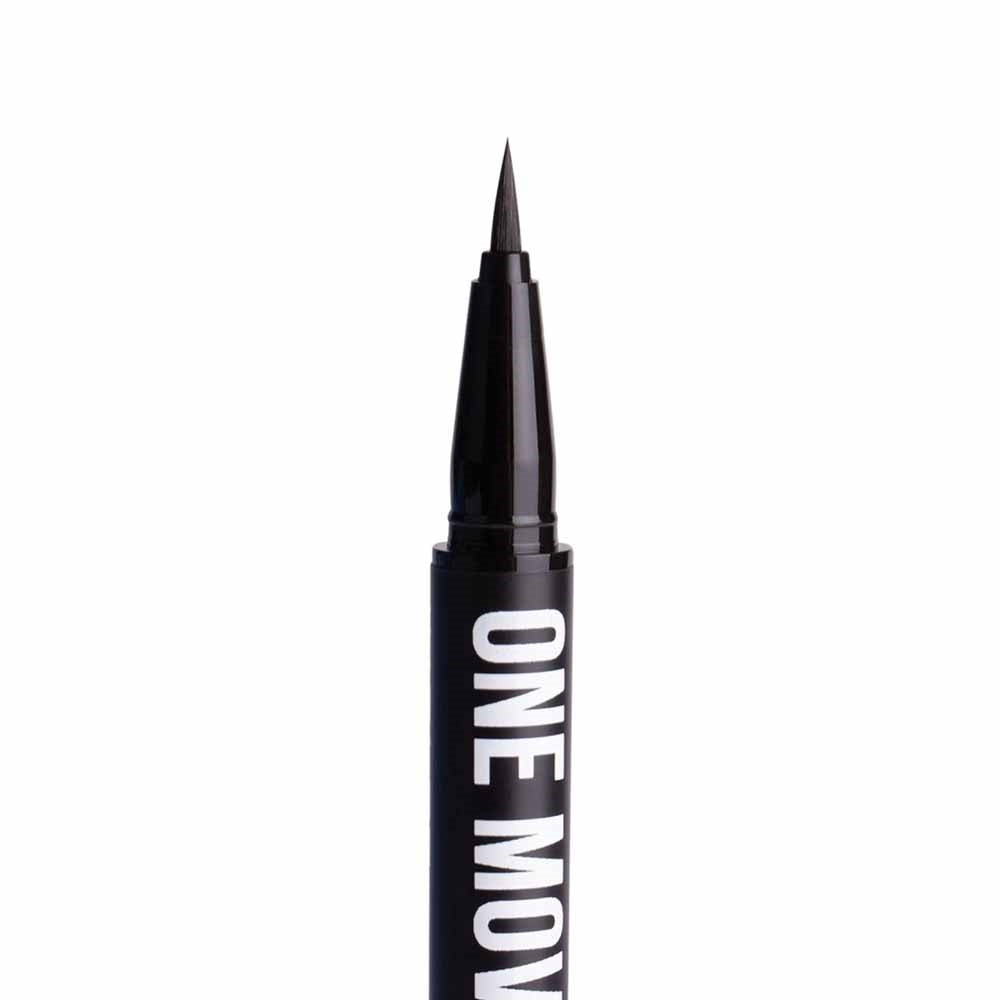 Inglot ONE MOVE LIQUID EYELINER (0.55ml)