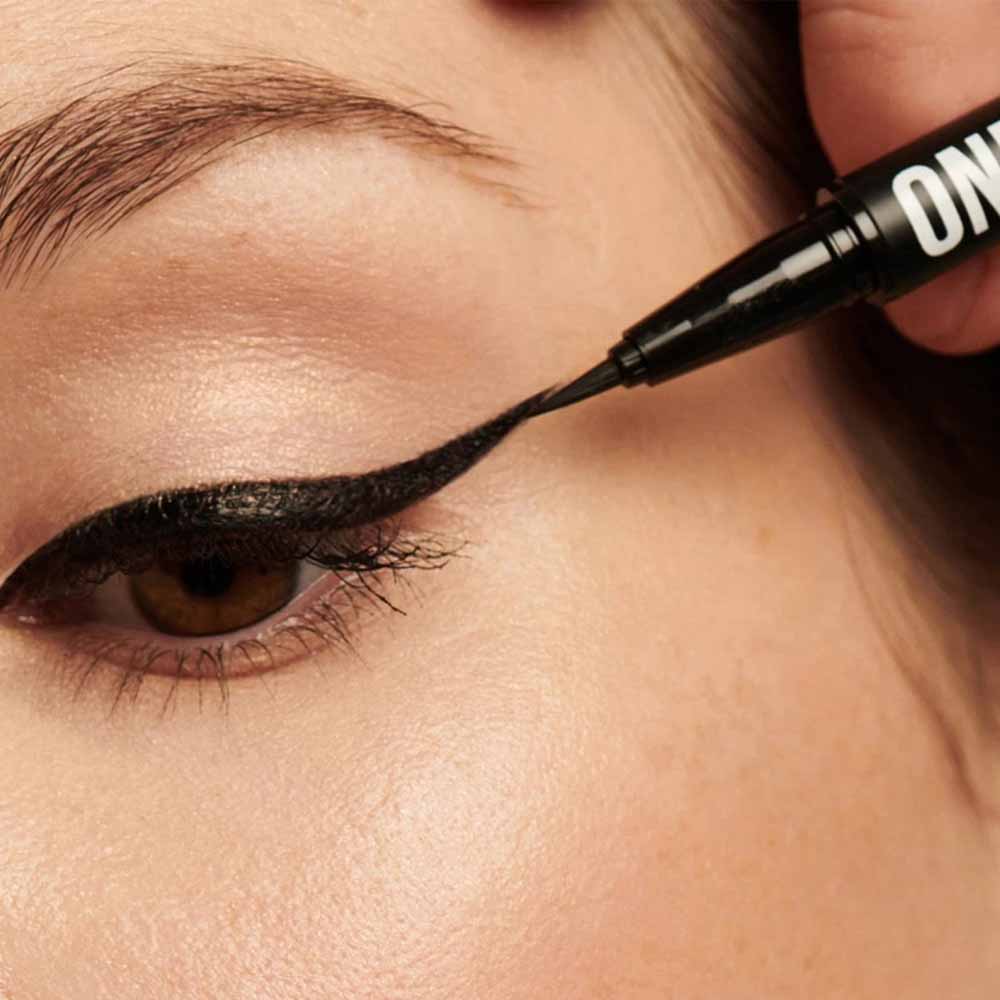 Inglot ONE MOVE LIQUID EYELINER (0.55ml)