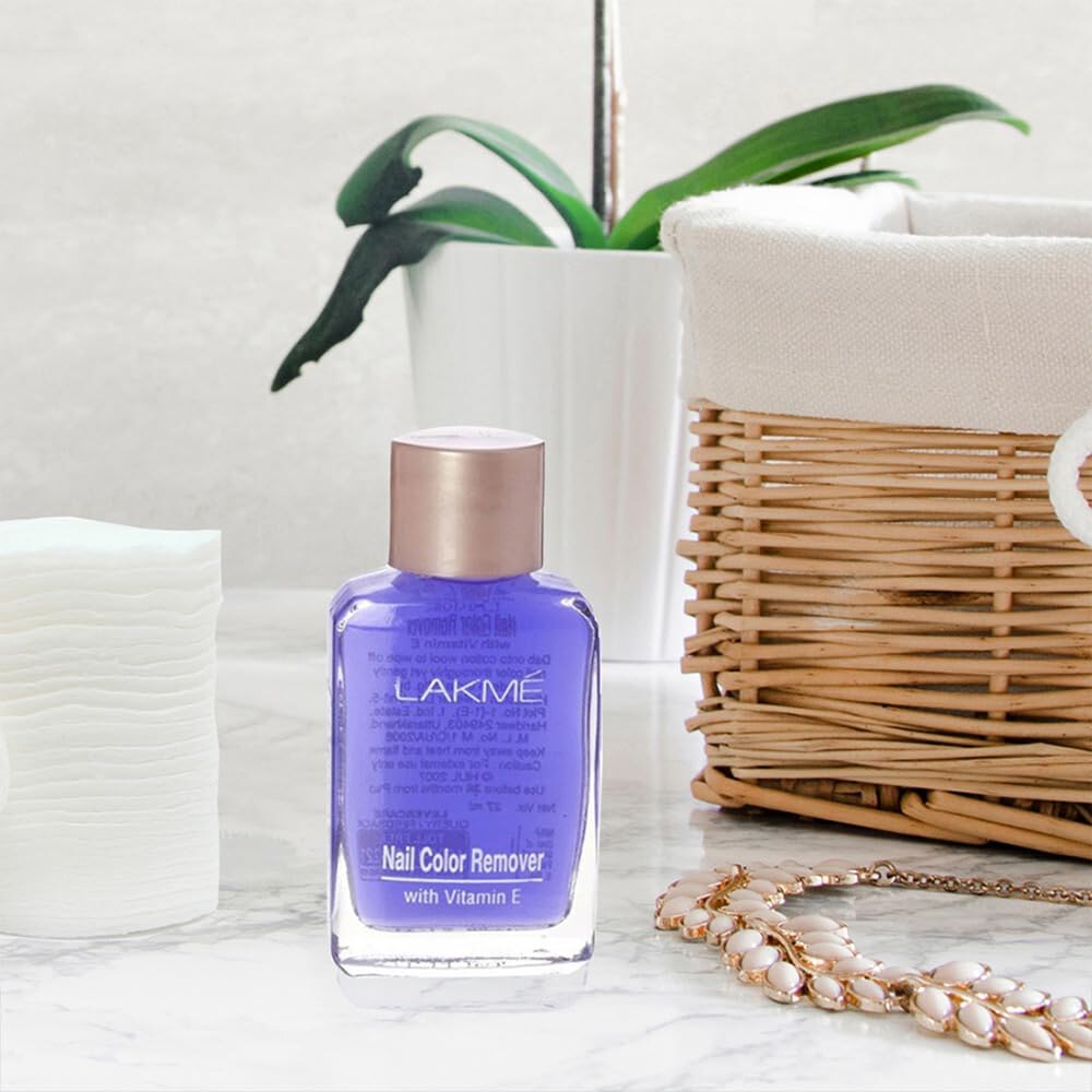 Lakme Liquid Nail Polish Remover With Vitamin E (27ml)