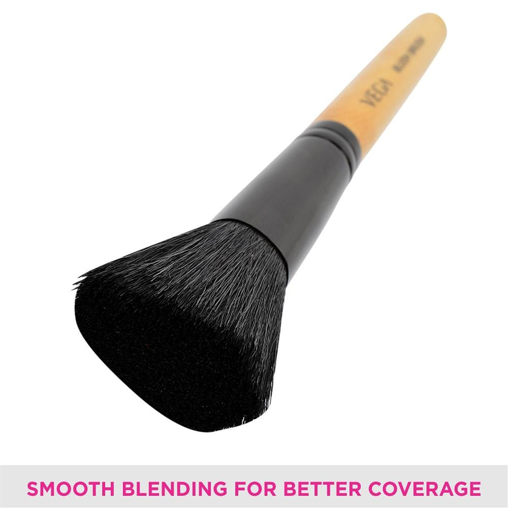 Vega Blush Brush With Wooden Handle And Natural Animal/Synthetic Hair (Ev-19)